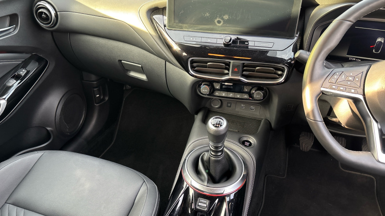 Nissan Juke 1.0 DiG-T Tekna 5dr Petrol Hatchback